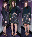 Leighton Meester’s Bold Shoe Choice: Burberry Prorsum。